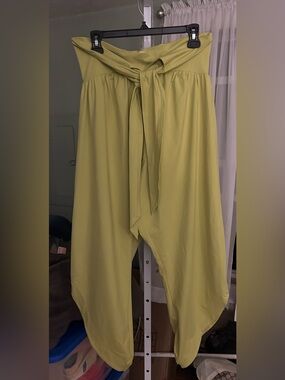 Free People Movement Retreat Yoga Pants in the color chartreuse / honeydew